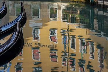 Venetian Architecture And Gondolas: Reflections on the water thumb