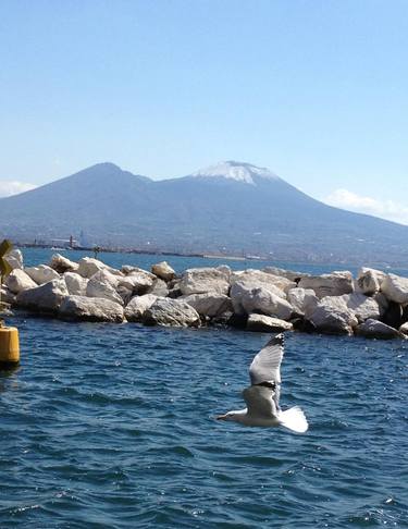 Majestic View Volcano Vesuvius in Naples, Italia thumb
