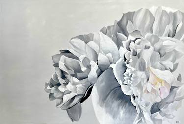 Original Realism Floral Paintings by Lucia Hawa