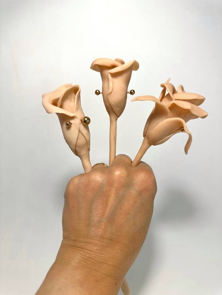 Original Contemporary Floral Sculpture by Silviya Saikali