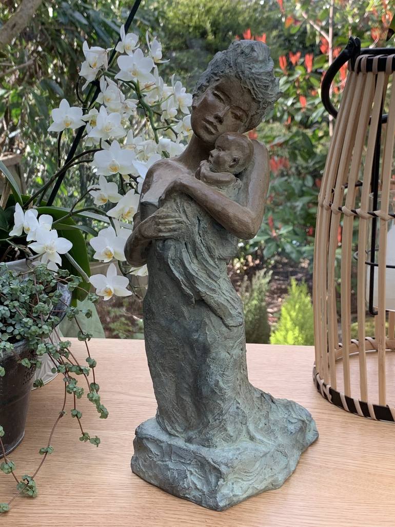 Original Figurative Family Sculpture by Marianne RUSTON