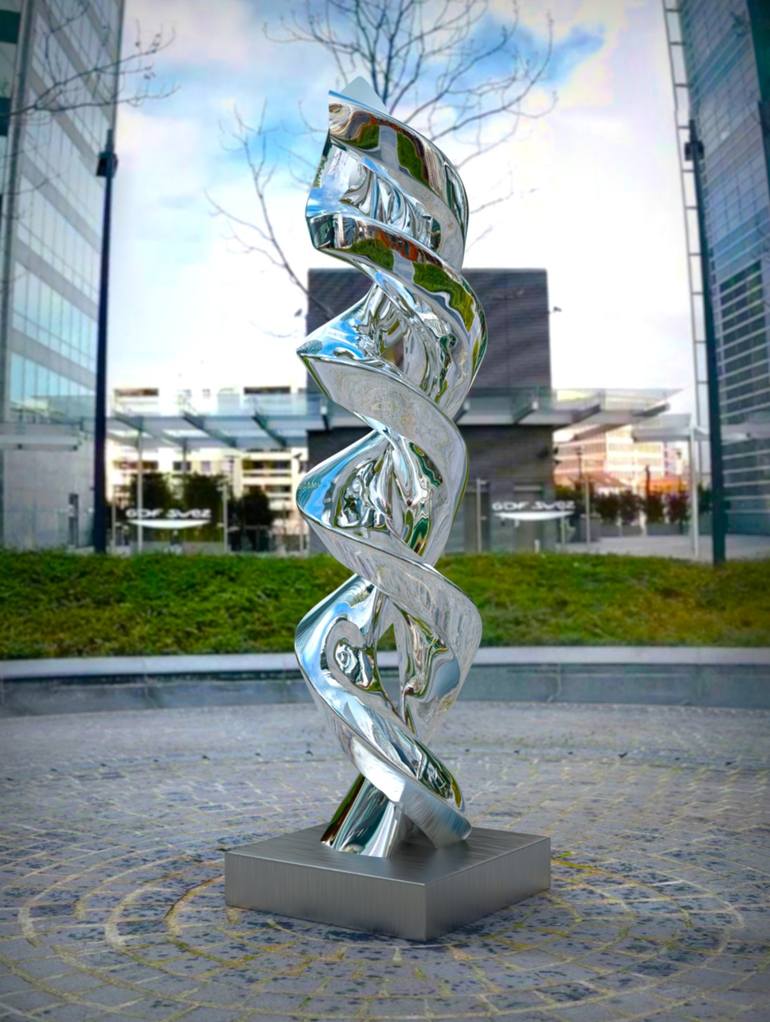 Original Abstract Sculpture by Daniel Kei Wo