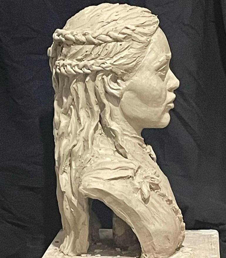 Original Realism Women Sculpture by Lena Logart