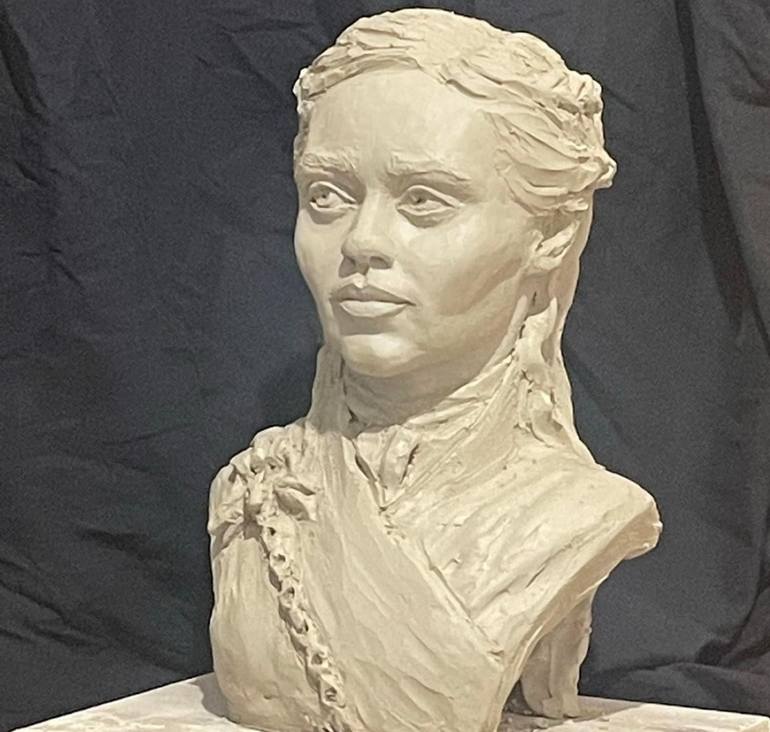 Original Realism Women Sculpture by Lena Logart