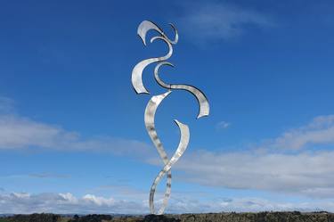 Fluidity Contemporary Wind Sculpture thumb