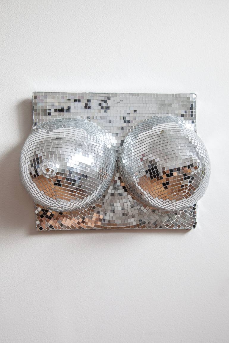 Original Pop Art Body Sculpture by Yasmine Faddal