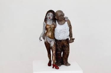 Original Figurative People Sculpture by Hanna Regina Uber