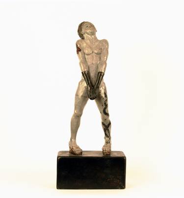 Original Figurative Women Sculpture by Hanna Regina Uber