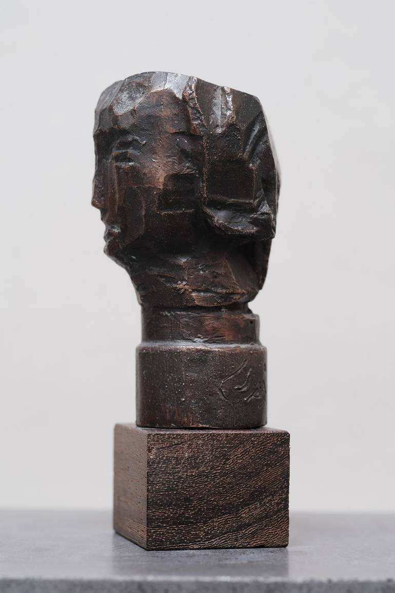 Original Figurative Women Sculpture by Sebastian Paul