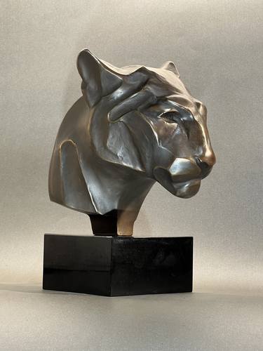 Original Contemporary Animal Sculpture by Aleksander Litvinov