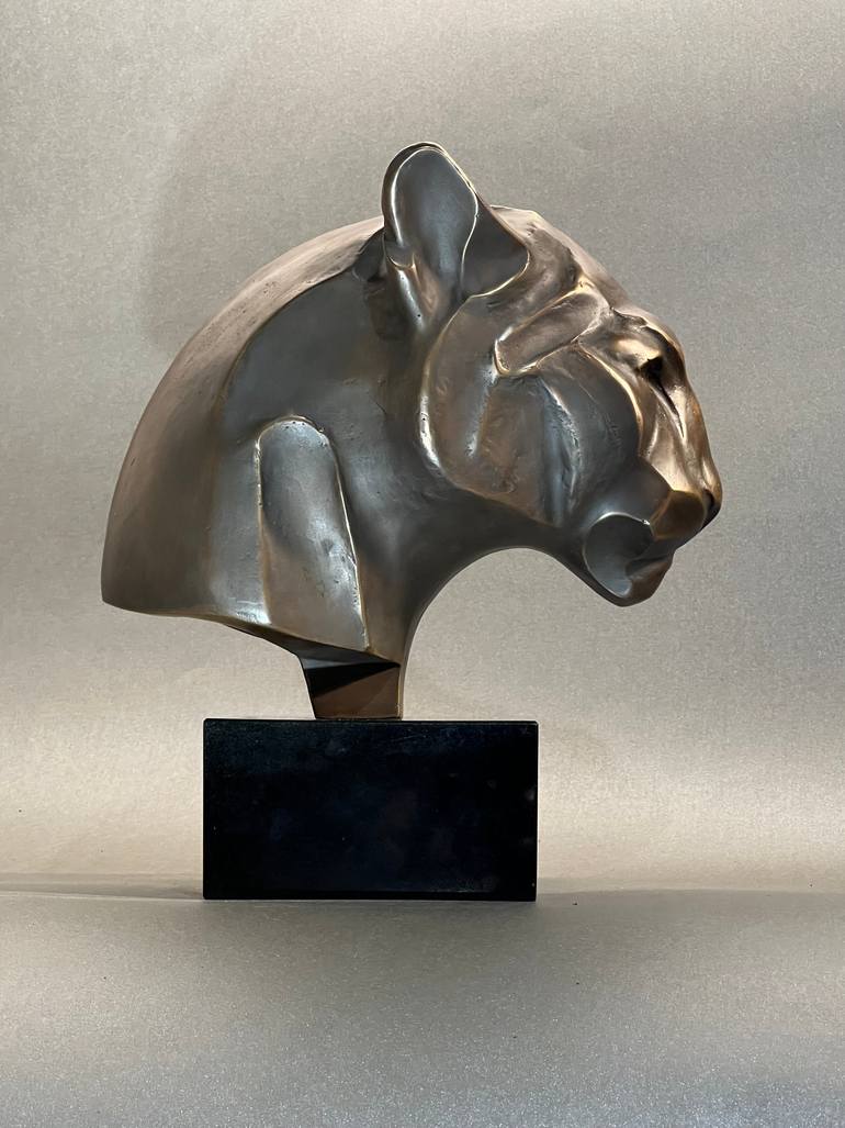 Original Contemporary Animal Sculpture by Aleksander Litvinov