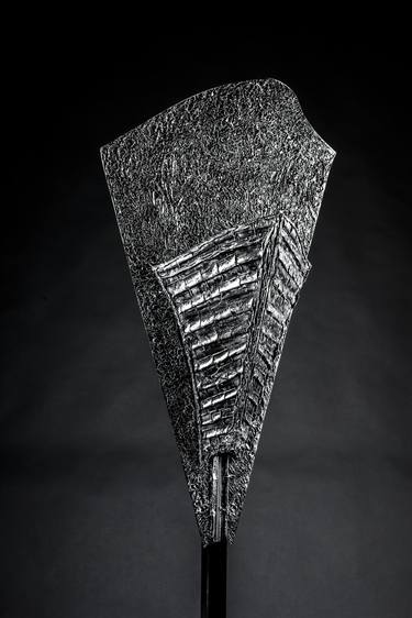 Original Futurism Outer Space Sculpture by luca lamperti