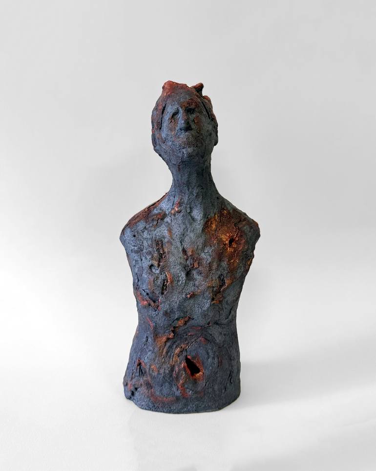Original Women Sculpture by Sol Vil | Figurative Art on Ceramic | Mother of the War