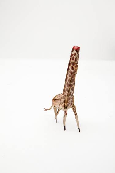 giraffe thumb