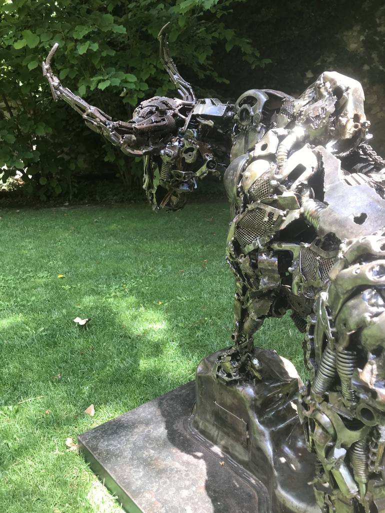 Original Contemporary Animal Sculpture by Pierre Villain