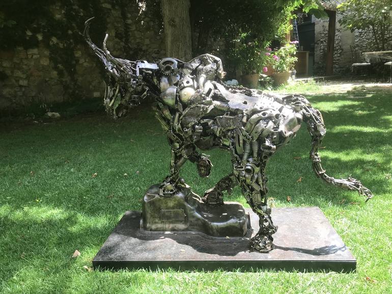 Original Contemporary Animal Sculpture by Pierre Villain
