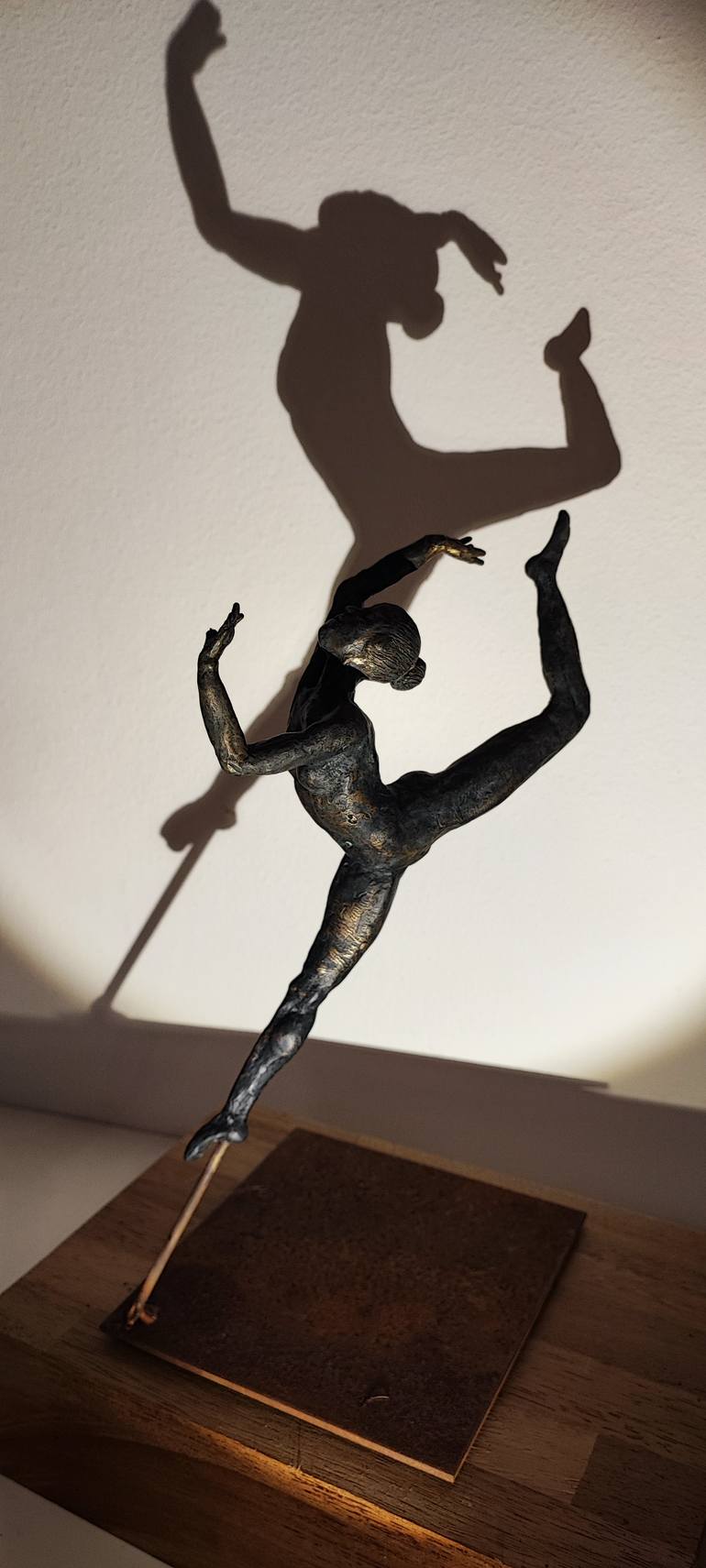 Original Figurative Body Sculpture by Víctor Gassó Arisa