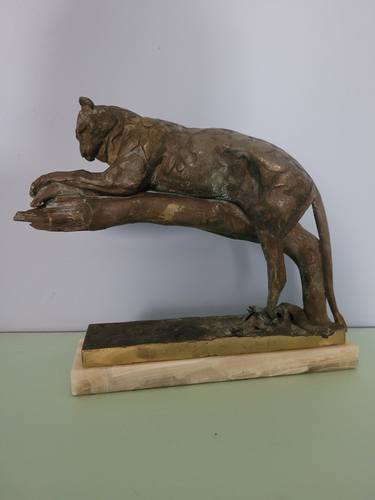 Original Contemporary Animal Sculpture by David Hovhannisyan