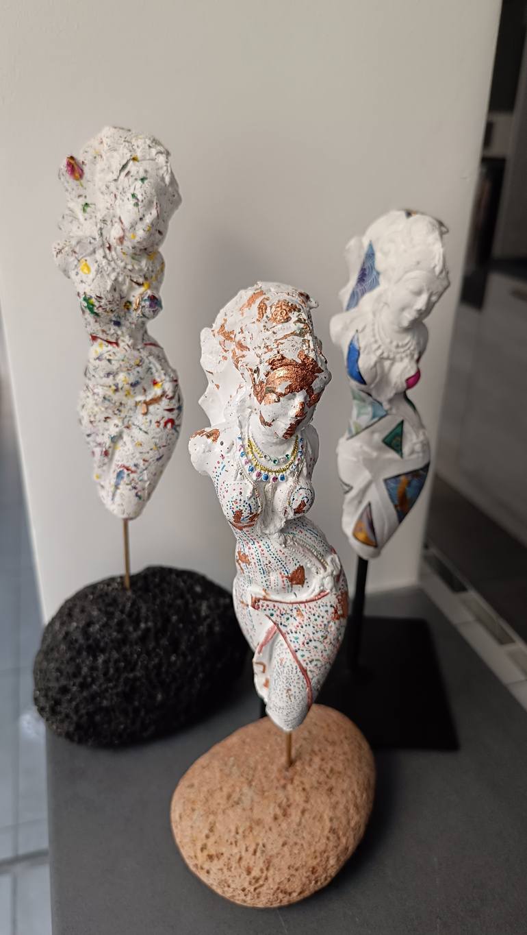 Original Contemporary Women Sculpture by Alexandre  Nominé 