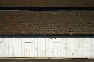 White Barn thumb