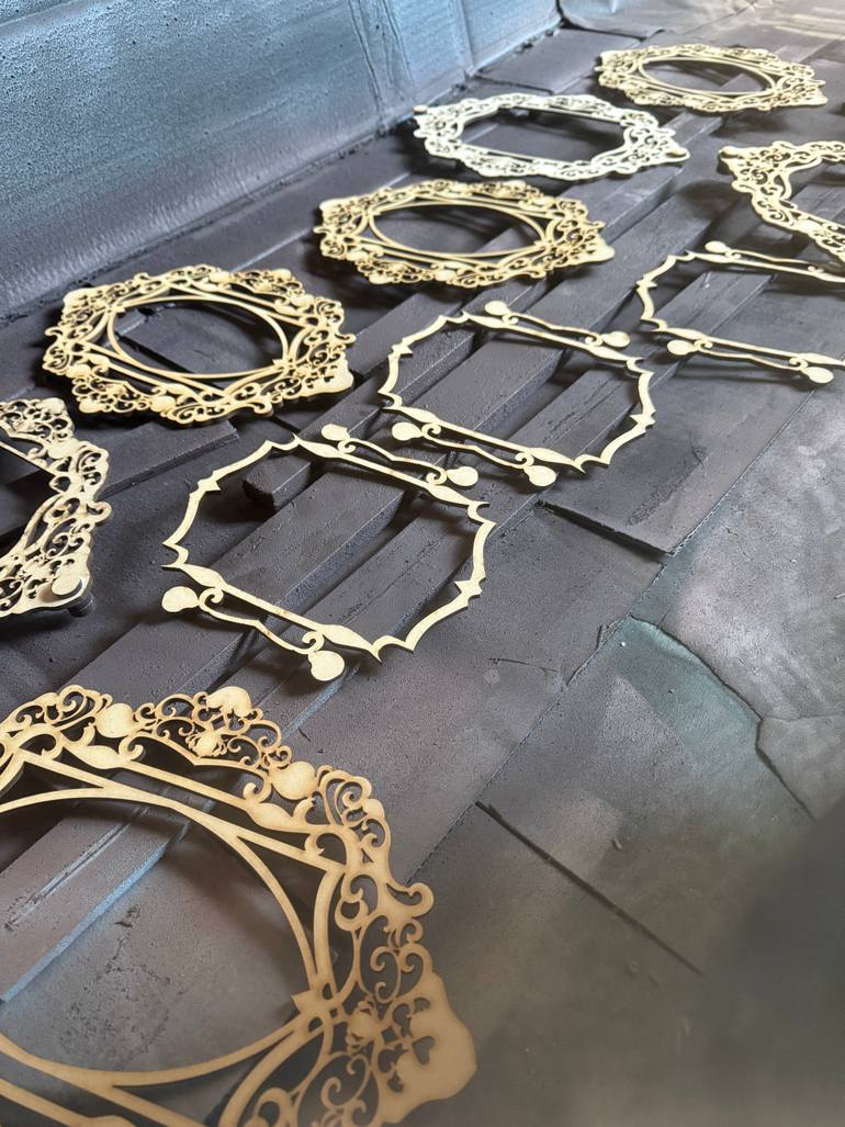 Original Art Deco Love Sculpture by Atelier  Kigi