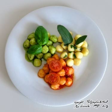 Tris di Gnocchetti Pesto, Salsa di Pomodoro e Burro e Salvia For Home and Restaurant thumb