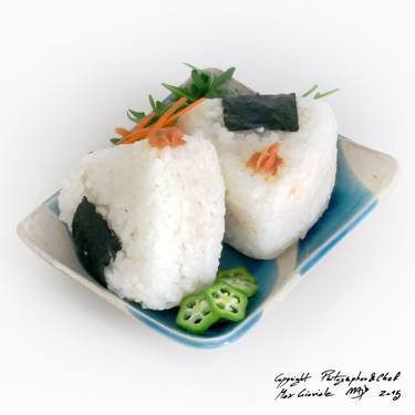 Japanese Salmon Onigiri, onigiri Giapponesi al salmone , not sushi For Home and Restaurant thumb