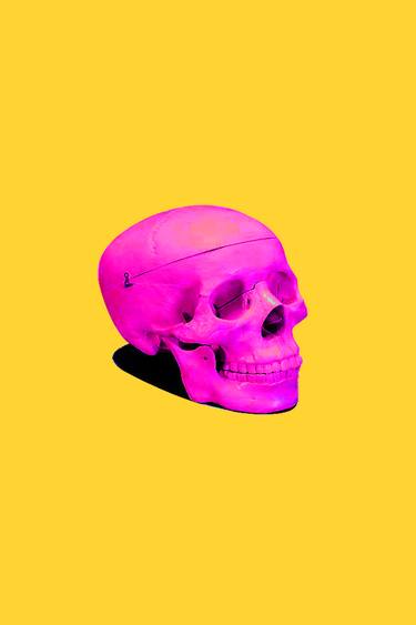 Pink skull thumb