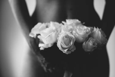 White roses thumb