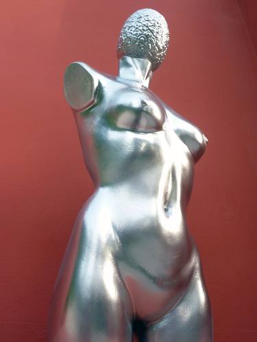Original Realism Nude Sculpture by Valente Luigi Giorgio Cancogni