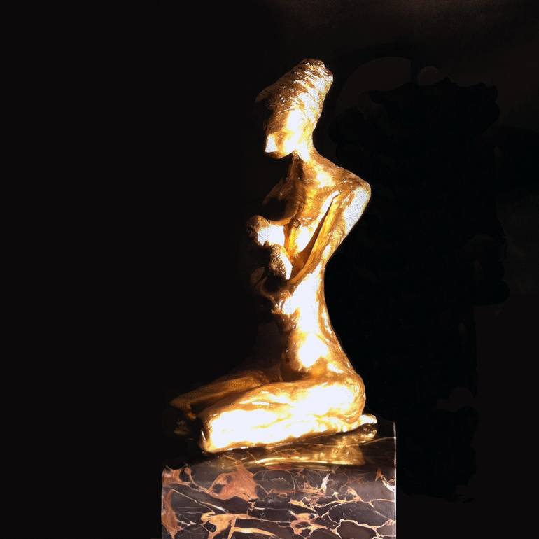 Original Women Sculpture by Valente Luigi Giorgio Cancogni