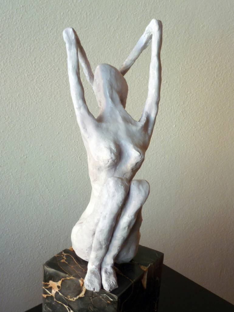 Original Figurative Women Sculpture by Valente Luigi Giorgio Cancogni