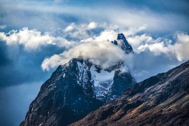 Peak Majesty: Ushuaia Landscape Scene thumb