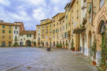 Piazza Anfiteatro, Lucca City, Italy thumb