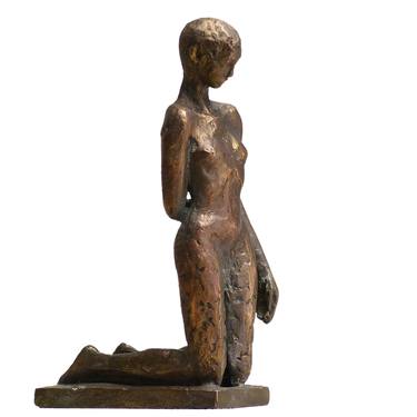 Original Women Sculpture by Angelika Kienberger