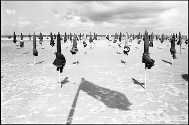 Edition 1/10 - Parasols, Deauville Beach, France 2017 thumb