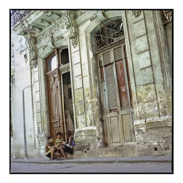 Edition 2/10 - Street Children, Old Havana, Cuba thumb