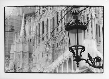Small Signed Open Edition Print - 'Street Lamp, Barcelona, 2016' thumb
