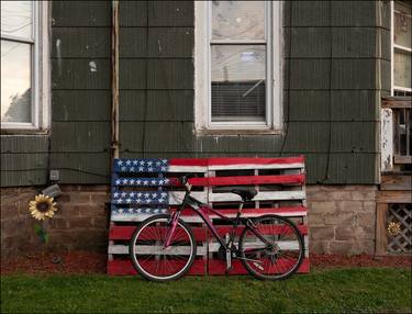 Bike and Pallet Flag in Medina thumb