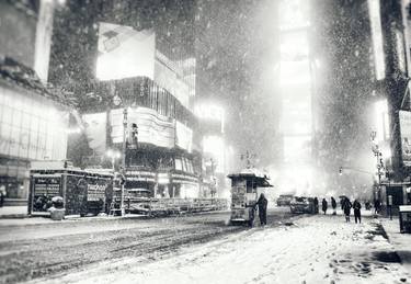 New York City - Snow at Night - Times Square thumb