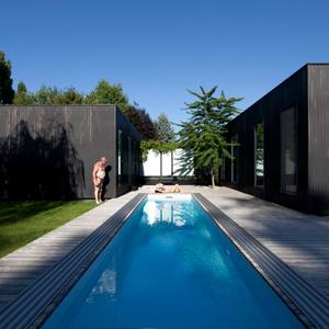 Melanie Charlton (Stylist & Organizer)