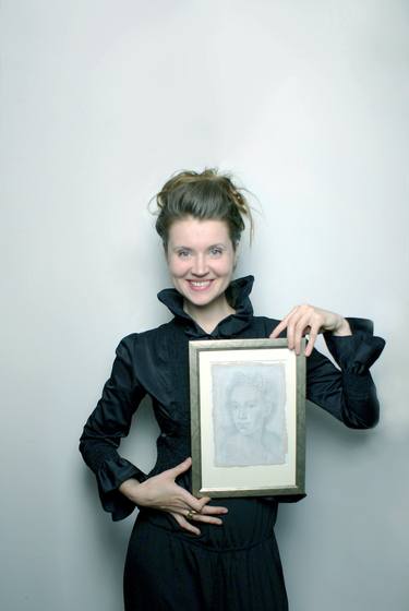 Latvian British Fine Artist Natalie Richy thumb