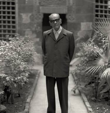 Naguib Mahfouz in the Garden, 1990 thumb