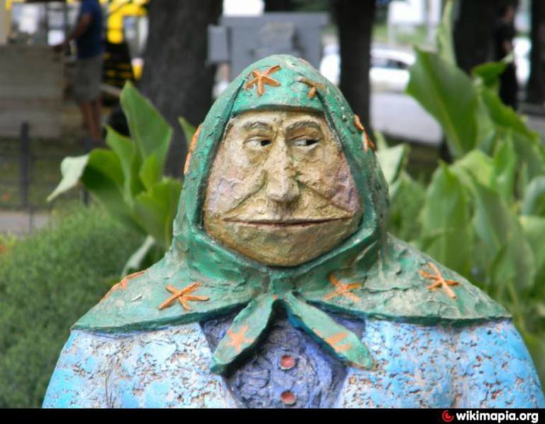 Original Street Art People Sculpture by Hanna Kyselova