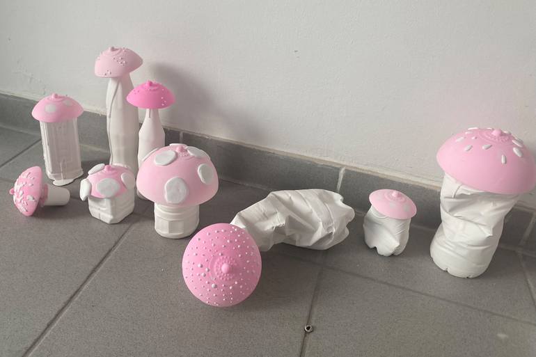 Original Figurative Body Sculpture by Annique Delphine