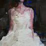 emotional portrait of woman, painted in acrylic on paper. In a world that increasingly we live in a more accelerated way, considering present and future, it seems that words like nostalgia and memories, do not serve ... but we can not deny them, are part of human nature. ..I try to capture the beautiful side of this in many of my paintings