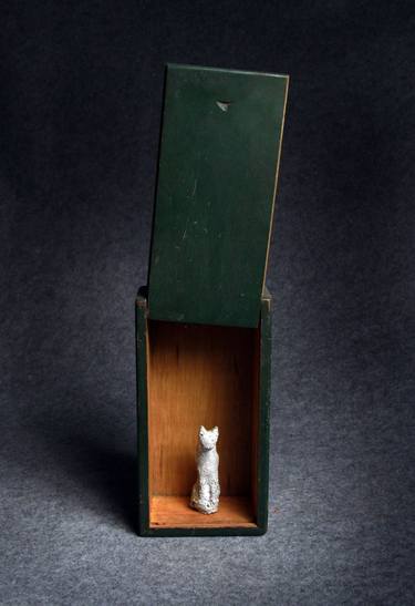 cat in the box thumb