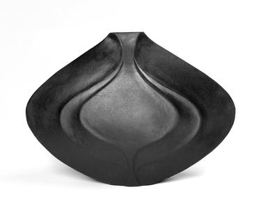 Nami Vessel in Black - Mid Century Modern thumb