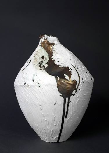 Ceramic Vessel in White with Gold - No 112 thumb