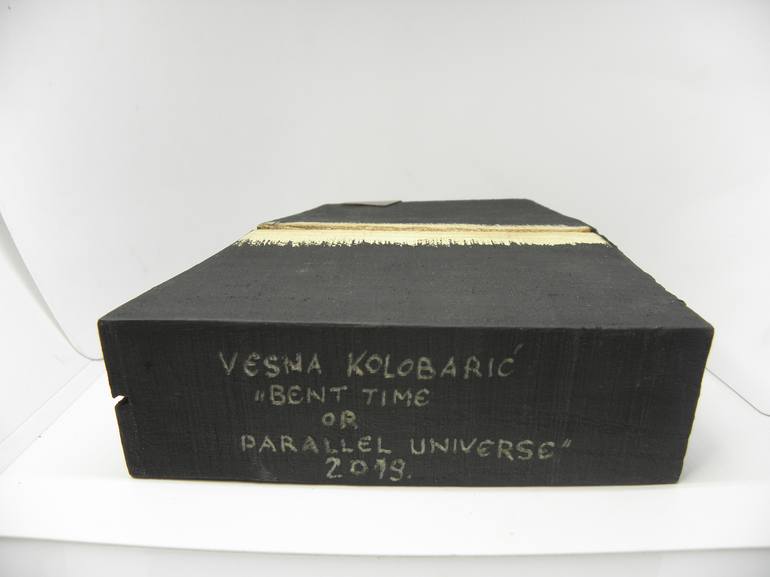 Original Modern Geometric Sculpture by Vesna Kolobarić